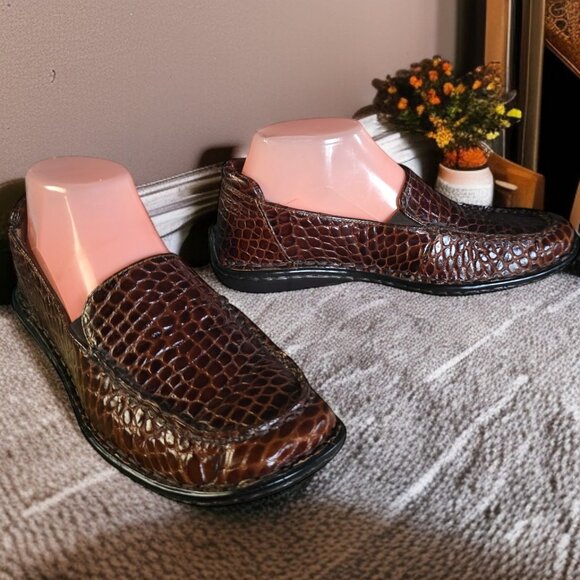 Born Dark Brown Textured Loafers - Picture 1 of 11